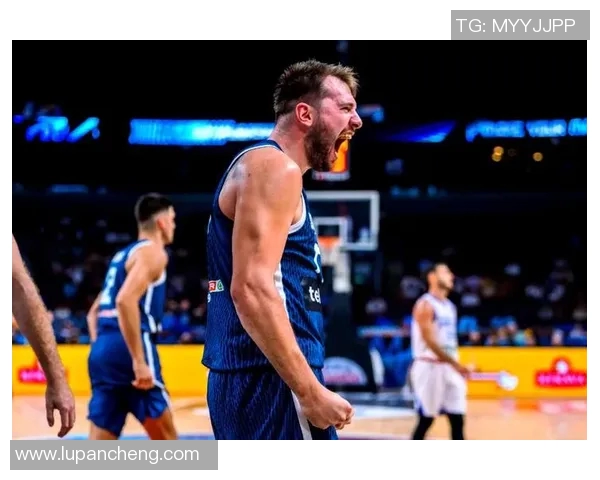 战术解析:东契奇如何通过控场智慧主宰比赛节奏并改变局势